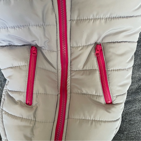 Cute Light Grey with Hot Pink Zippers Winter Dog Coat with Cold Alert Technology - Picture 3 of 12
